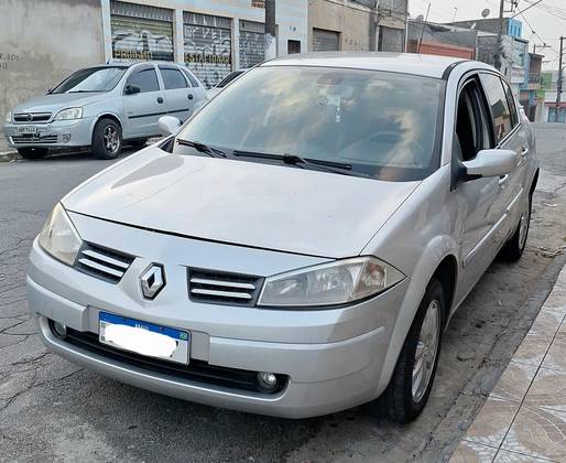 RENAULT MEGANE 1.6 DYNAMIQUE 16V FLEX 4P MANUAL RENAULT MEGANE 1.6 DYNAMIQUE 16V FLEX 4P MANUAL